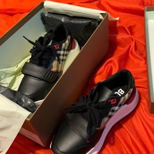 Burberry Sneakers brand new Ordered the wrong size